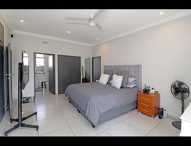 4 BEDROOM FREEHOLD FOR SALE IN SYDENHAM